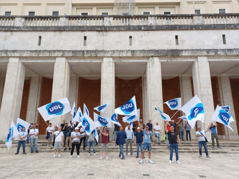 Anagni – Sciopero e protesta in Prefettura per i lavoratori della TM Logistica