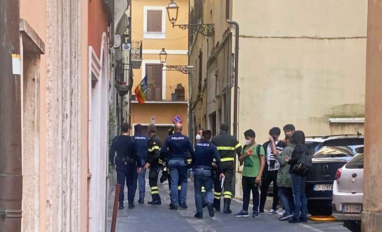 omicidio frosinone centro storico via del plebiscito femminicidio