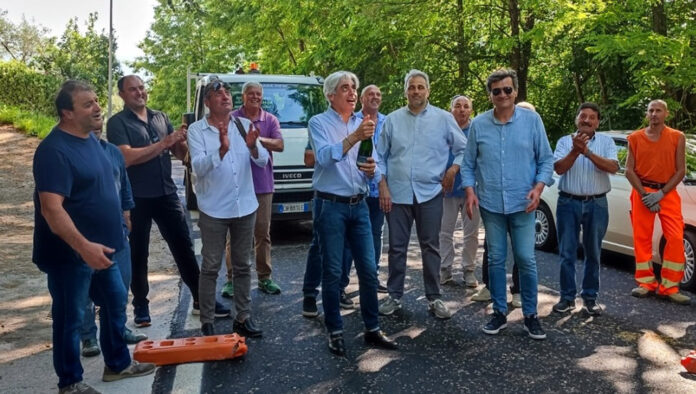 Provincia – Riaperta la SP 29 accesso ad Arnara per la gioia di amministratori e cittadini 01