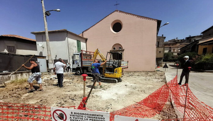 Ferentino, Lavori piazza antistante la chiesa di Santa Maria degli Angeli 001
