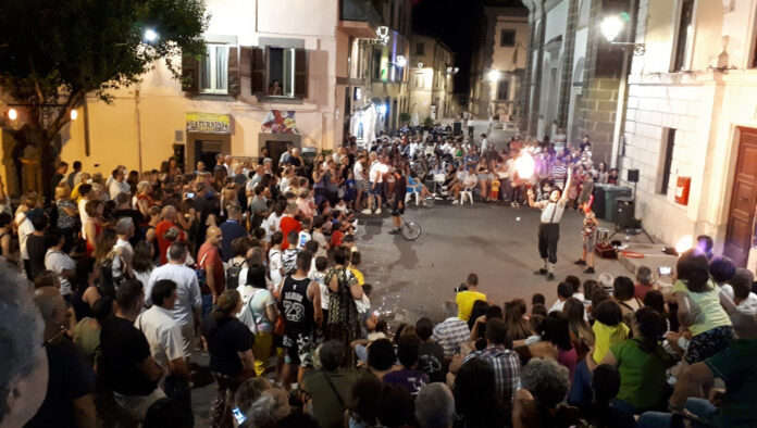 Paliano – Ennesimo successo per il Carosello Festival Artisti di Strada 01