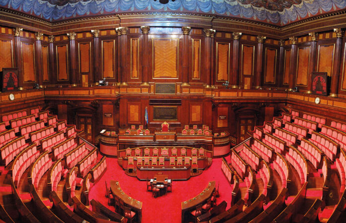 parlamento vuoto