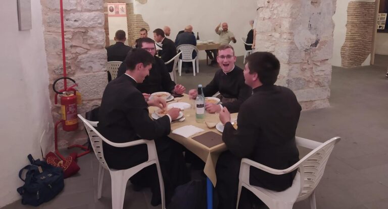 Ceccano – Festa “privata” al Castello dei Conti: insorge l’opposizione