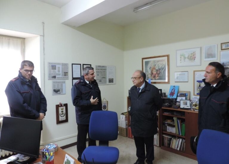 Il procuratore D’Emmanuele in visita alla stazione dei carabinieri