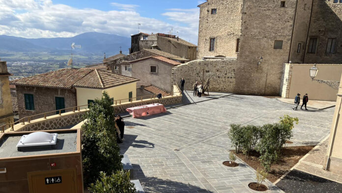 Anagni – Inaugurata ieri la nuova area riqualificata sottostante Piazza Innocenzo III - 001