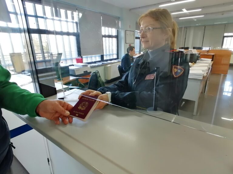 Frosinone – La Polizia di Stato organizza un nuovo click day passaporti