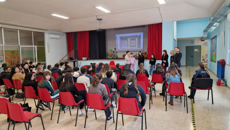Arce – Bullismo, cyberbullismo e cultura della legalità: l’Arma dei Carabinieri incontra gli studenti