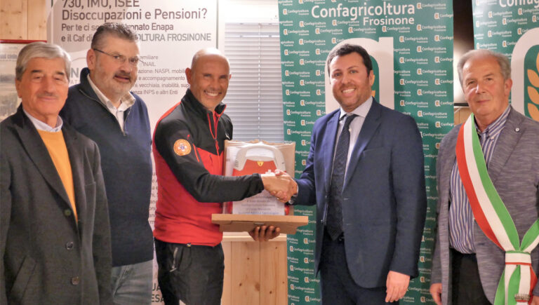 Confagricoltura Frosinone – La confederazione dona un defibrillatore salvavita al Corpo Nazionale del Soccorso Alpino e Speleologico di Collepardo