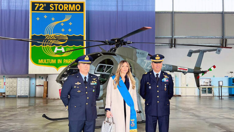 Provincia – La vicepresidente Valentina Cambone consegna il brevetto da pilota a due allievi dell’Arabia Saudita