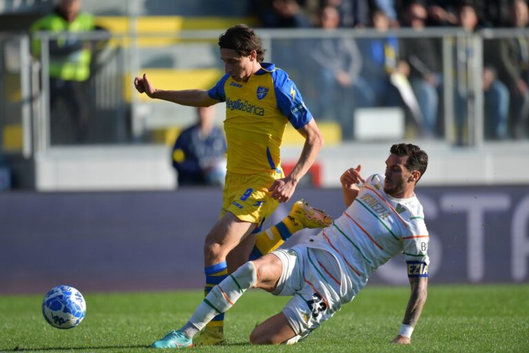 Frosinone-Venezia 3-0, giallazzurri inarrestabili
