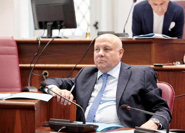 Frosinone – Aggredito e rapinato l’assessore Adriano Piacentini