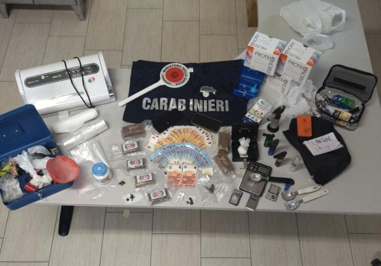 Due fratelli arrestati per spaccio di stupefacenti
