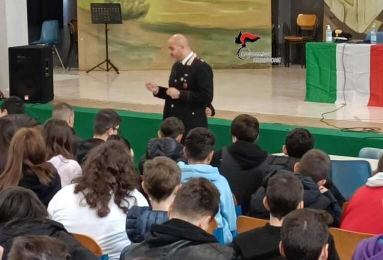 Cassino – I Carabinieri incontrano gli  studenti della “Di Biasio”