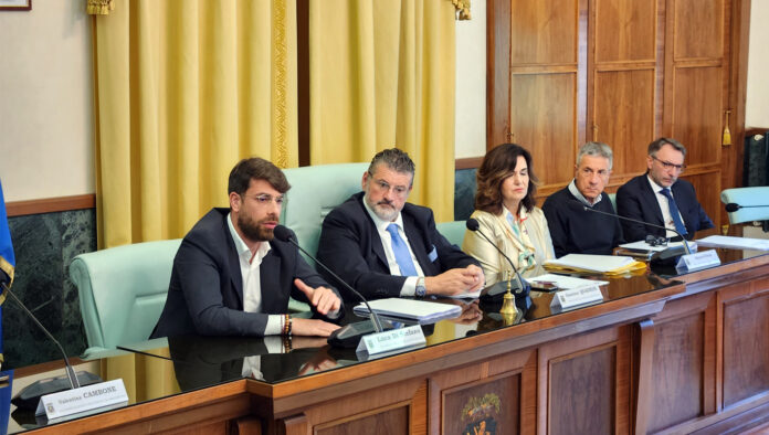 Provincia – Bilancio, il presidente Di Stefano incassa il voto unanime del Consiglio provinciale e annuncia l’assegnazione delle deleghe - SITO