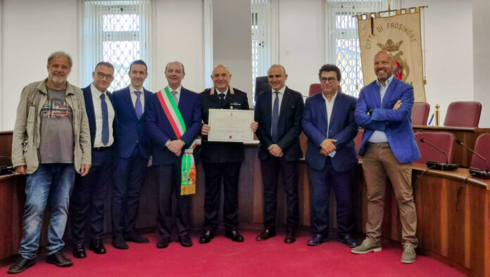 Frosinone, attestato di benemerenza per il luogotenente Angelo Pizzotti - SITO