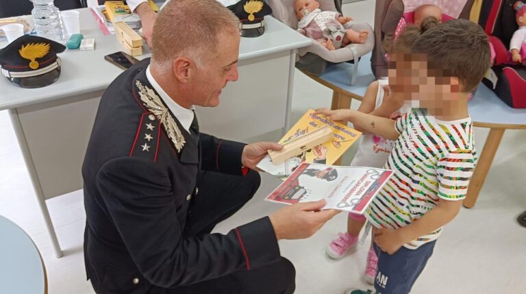 I Carabinieri all’asilo nido comunale “Raggi di Sole”