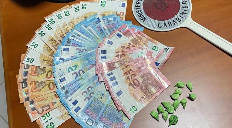 Amaseno – Arrestato 25enne trovato in possesso di 13 dosi di cocaina e di 2.000 euro in contanti