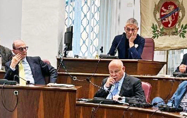 consiglio comunale frosinone sindaco riccardo mastrangeli presidente massimiliano tagliaferri max assessore adriano piacentini