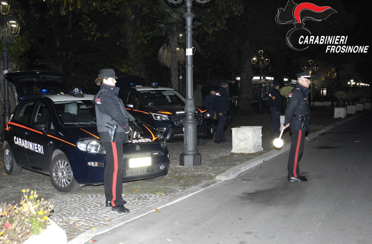 Colleferro, ubriaco alla guida esce fuori strada e tenta di investire un carabiniere: giovane arrestato