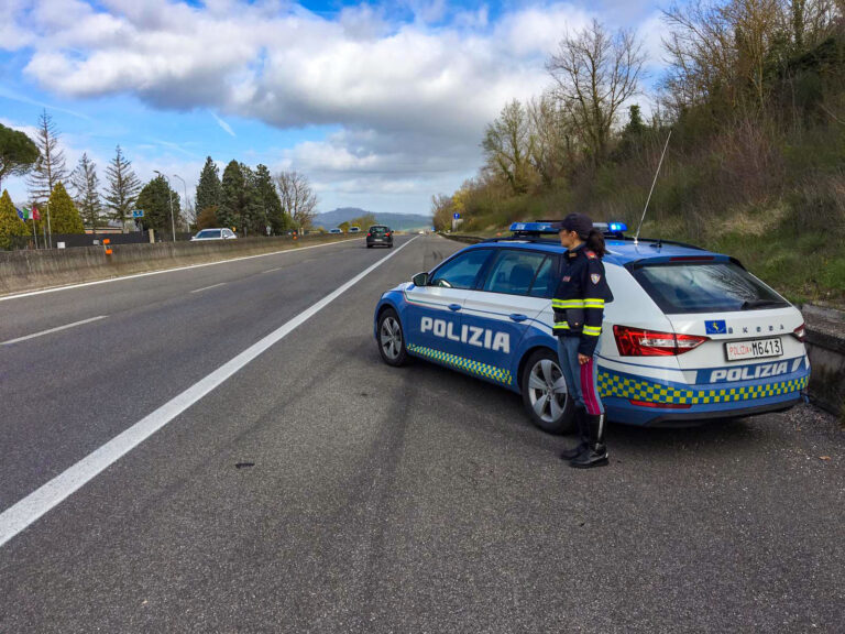 Polizia stradale Frosinone, un anno di lavoro per garantire sicurezza ai cittadini. Tutti i numeri del 2023