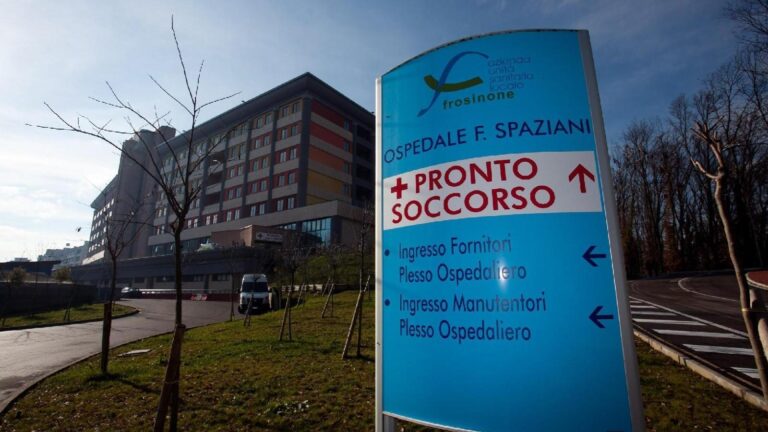 Aggressione al Pronto soccorso di Frosinone: infermiera bloccata in una stanza. La Cisl Fp: “Situazione fuori controllo”