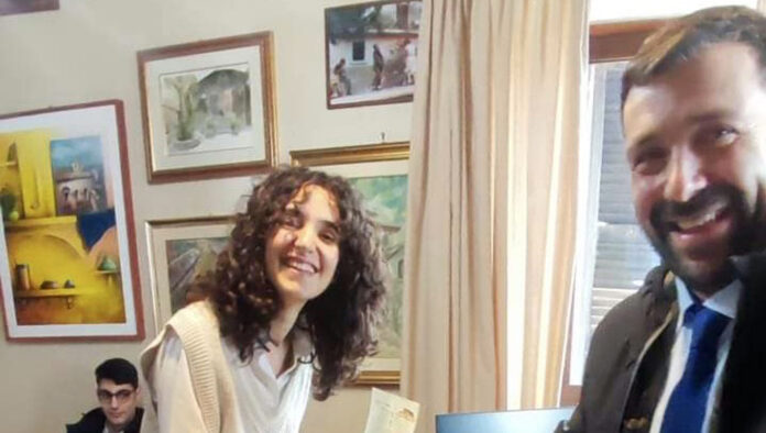 Fumone, il sindaco Campoli premia i giovani laureati del paese - SITO