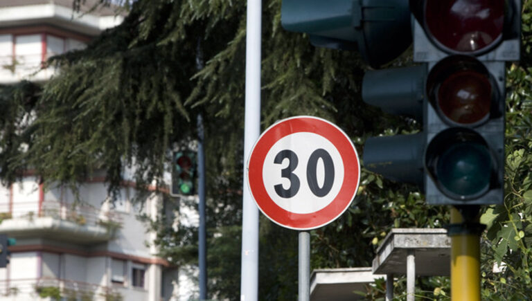 Frosinone – Limite a 30km/h, da mercoledì via alla misura sulle alcune strade