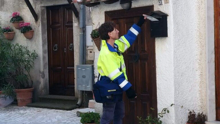 Poste Italiane: Frosinone, con il servizio “Seguimi” la corrispondenza ti raggiunge anche in vacanza