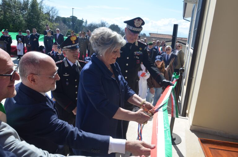 Inaugurazione della Caserma di Fontana Liri (foto)