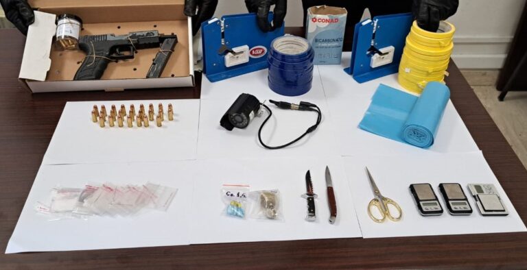Frosinone – Arrestati due albanesi al Casermone per detenzione di arma clandestina e di sostanze stupefacenti