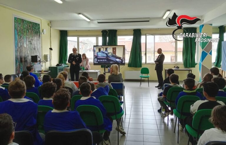 I Carabinieri incontrano gli alunni della scuola primaria dell’Istituto Comprensivo I di Frosinone