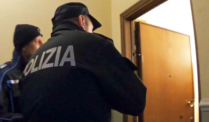 polizia-alloggio-popolare-occupato-abusivamente polizia alloggio popolare occupato abusivamente