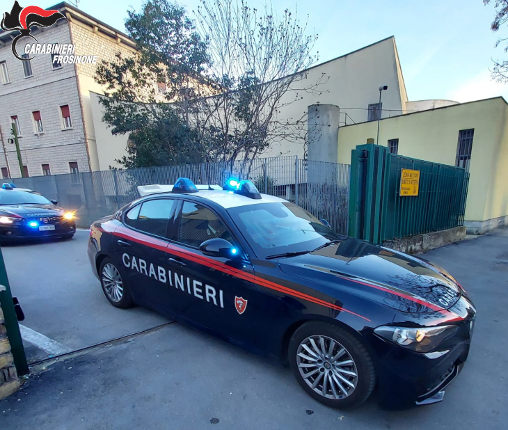 Cassino, studenti minacciati e rapinati: un 25enne bloccato e arrestato da un carabiniere libero dal servizio