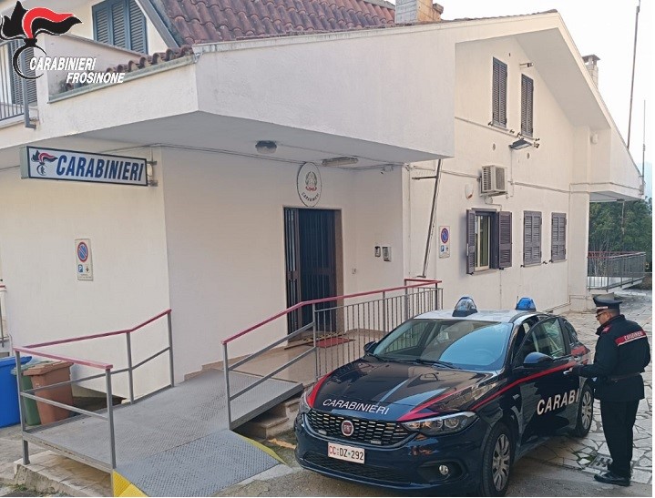 Furiosa lite domestica, aggrediti i carabinieri intervenuti per calmare gli animi: arrestato un uomo