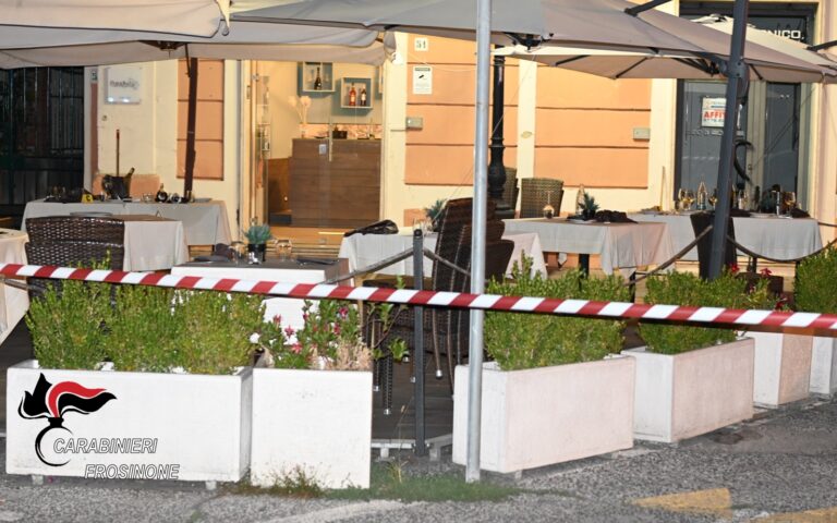 Accoltellamento al ristorante, il ferito resta in prognosi riservata. Indagini a tutto campo. Le ultime novità