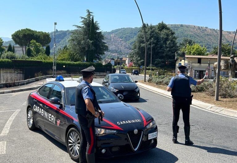 Sgominata banda specializzata in furti nei negozi: arrestate sei persone, fra cui una giovane ragazza
