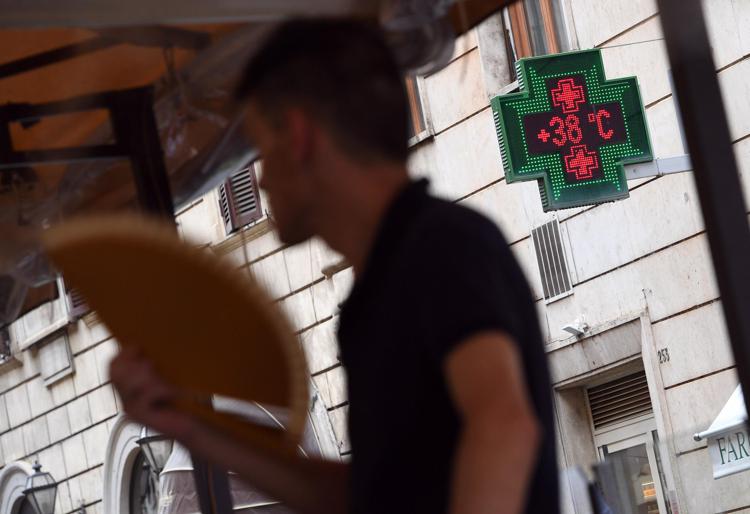 Meteo: le previsioni per oggi e per il week end… tra caldo anomalo, grandinate e temporali