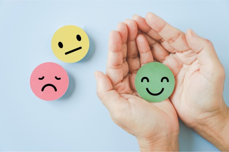 In che modo gli sviluppatori utilizzano il feedback per migliorare i giochi in Nomini?