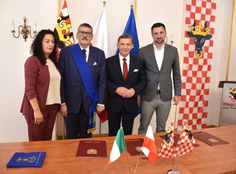 Le Province di Frosinone e Kalisz verso un gemellaggio storico: siglato un accordo di cooperazione