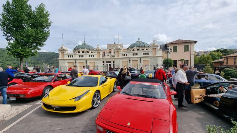 A Fiuggi il raduno delle Ferrari