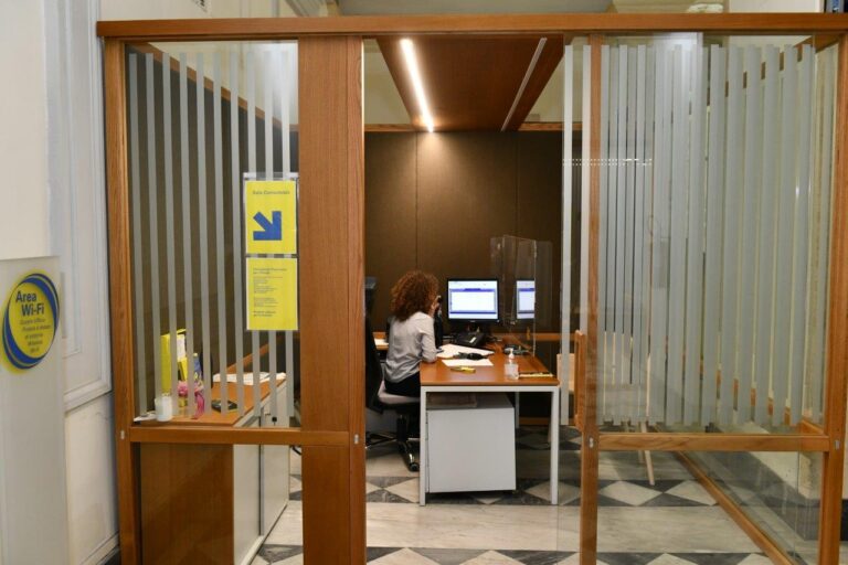 Frosinone – Lavoro, Poste Italiane cerca consulenti finanziari: come candidarsi