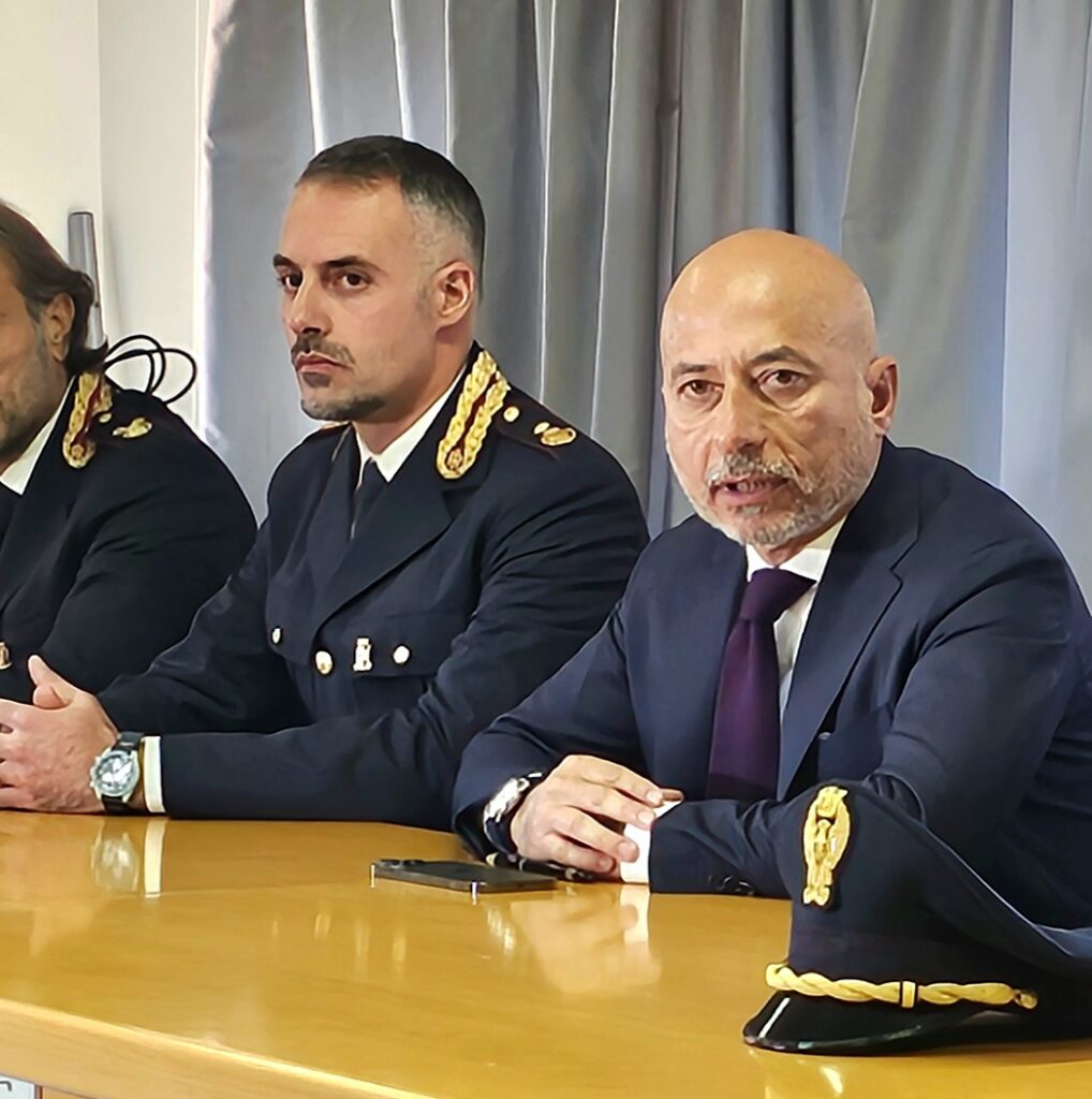 Da sinistra il commissario capo Angelo Longo (capo della Squadra Mobile) e il Questore di Frosinone Pietro Morelli