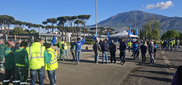 Sciopero ad oltranza dei 32 lavoratori della De Vizia