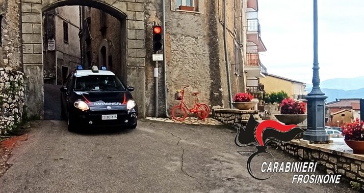 Morolo – Picchia madre e padre per avere soldi per la droga: arrestato