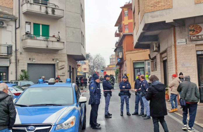 ALLARME-BOMBA-FROSINONE-VIA-MASTRUCCIA-POLIZIA ALLARME BOMBA FROSINONE VIA MASTRUCCIA POLIZIA