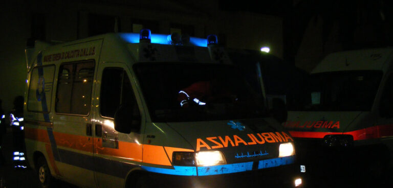 ambulanza notte autostrada incidente mortale