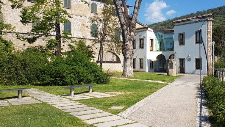 biblioteca comunale isola liri Galante