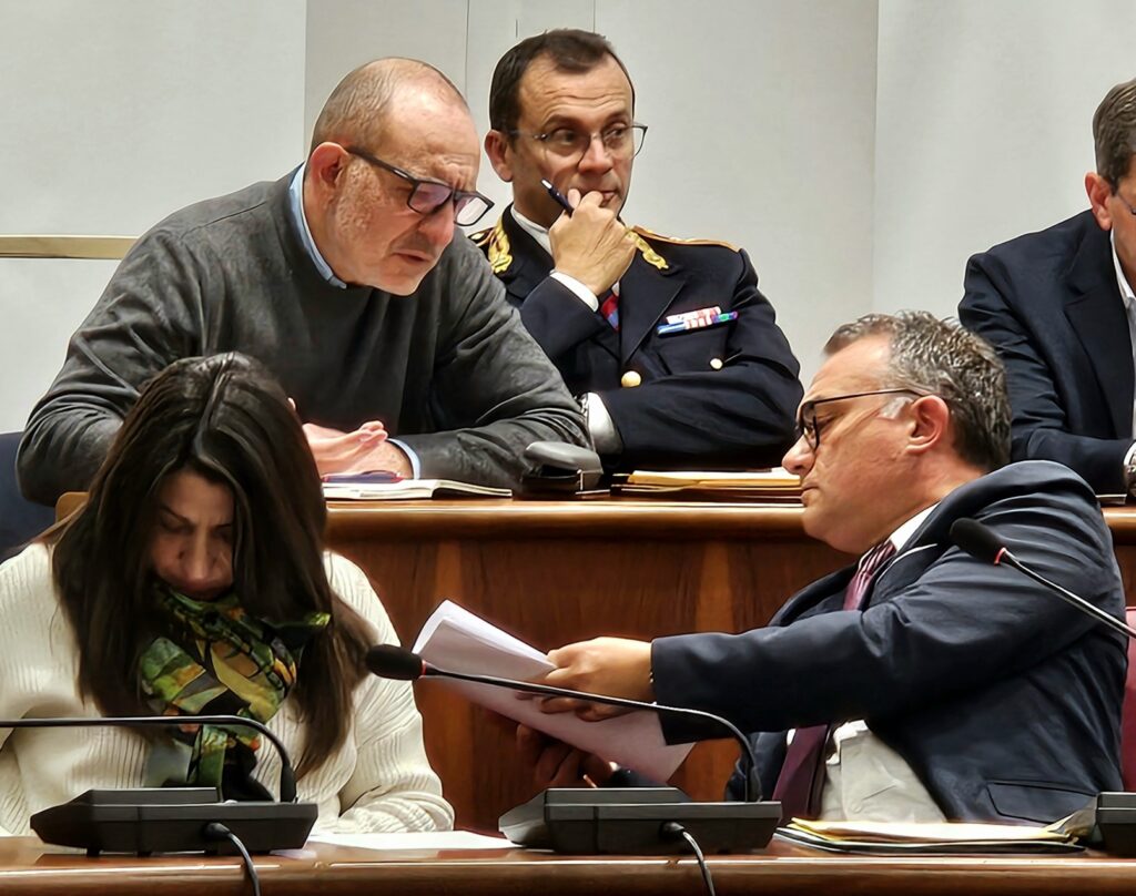 consiglio comunale question time frosinone dirigente benito caringi assessore angelo retrosi stadio del nuoto
