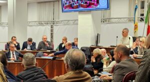 consiglio comunale question time frosinone dirigente benito caringi risposte stadio del nuoto