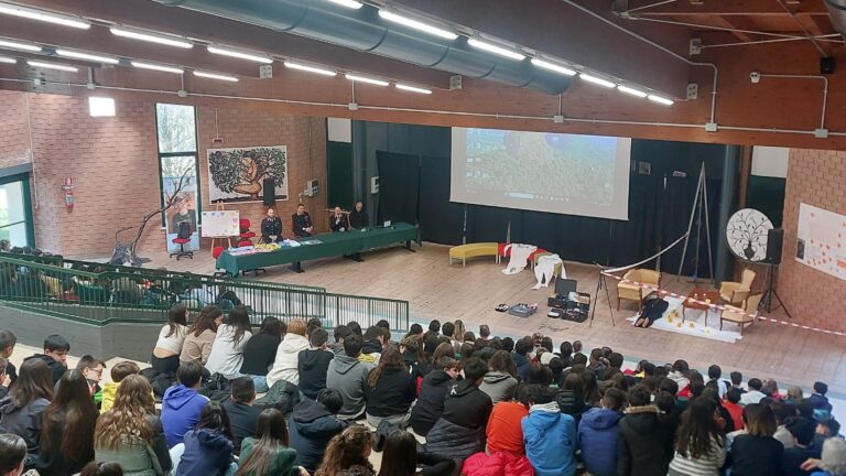 Alatri -A scuola con il Ris dei carabinieri